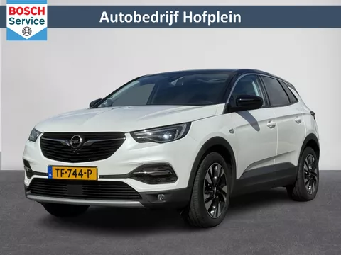Opel Grandland X 1.2 Turbo 130 PK Automaat Ultimate | Elektrische Achterklep | Camera voor en achter |Full Map Navigatie | Stuurverwarming | Climate Control | Glazen panorama dak | Apple Carplay/Android Auto | Sportstoelen | 18 Lichtmetalen Velgen | | Trekhaak | Trekgewicht 1200kg (Vestiging - Vianen)