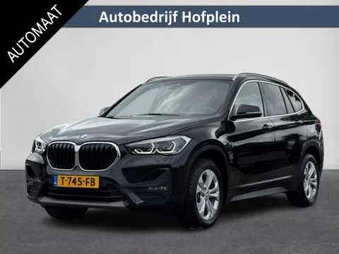 BMW X1 sDrive18iA High Executive  |&euro; 1.000 INRUILPREMIE | Cruise Control | Camera | Navigatie | Stoelverwarming | LM-Velgen | Climate Control | Elektrisch bedienbare Achterklep | Parkeer Sensoren voor en achter | LED Verlichting